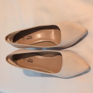 Classic Women's Pointed Toe Heels in Light Beige